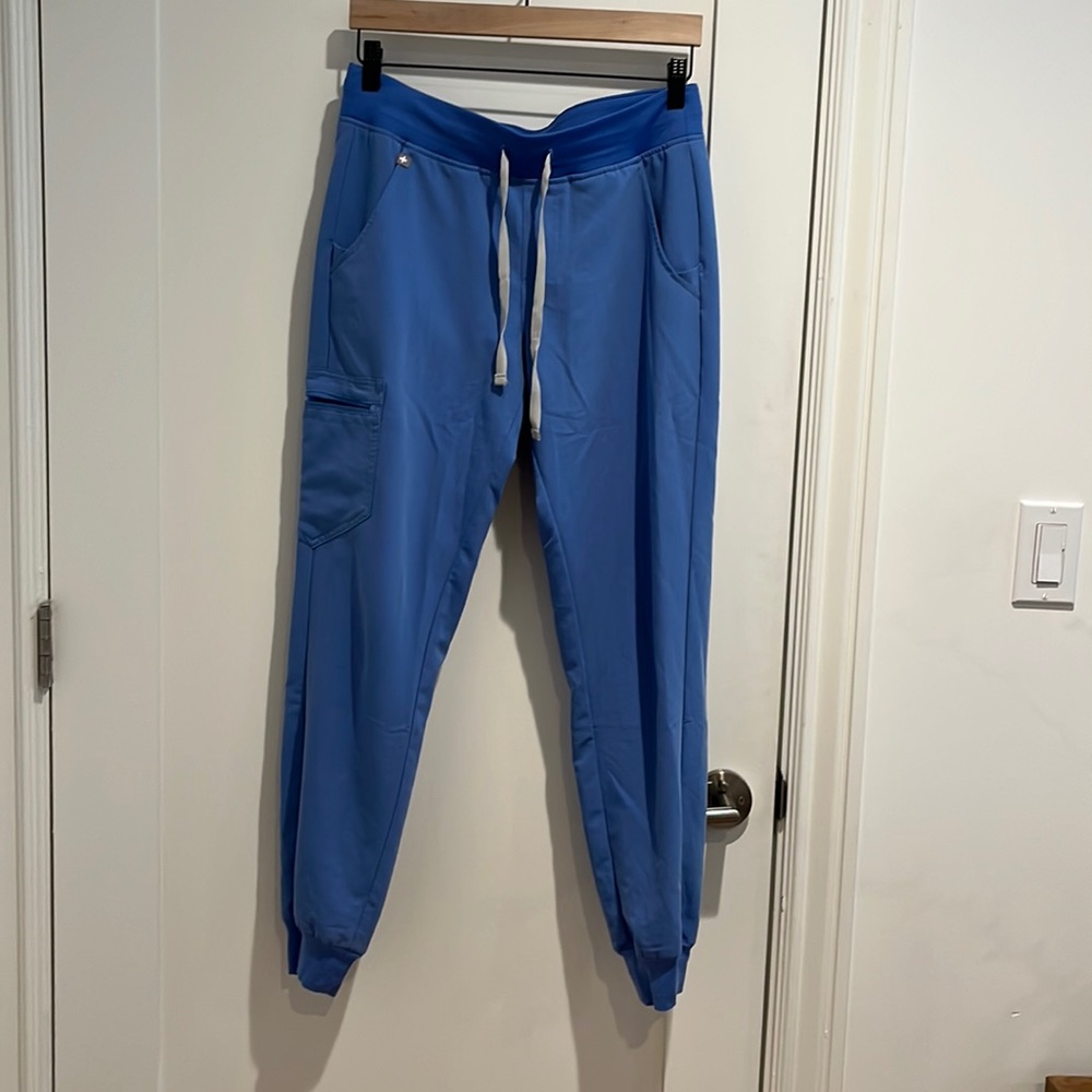 Figs Zamora Bottoms in Ceil Blue